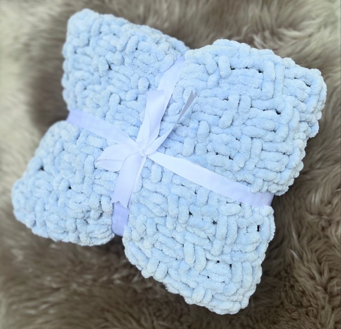 Super soft handmade blanket - Blue